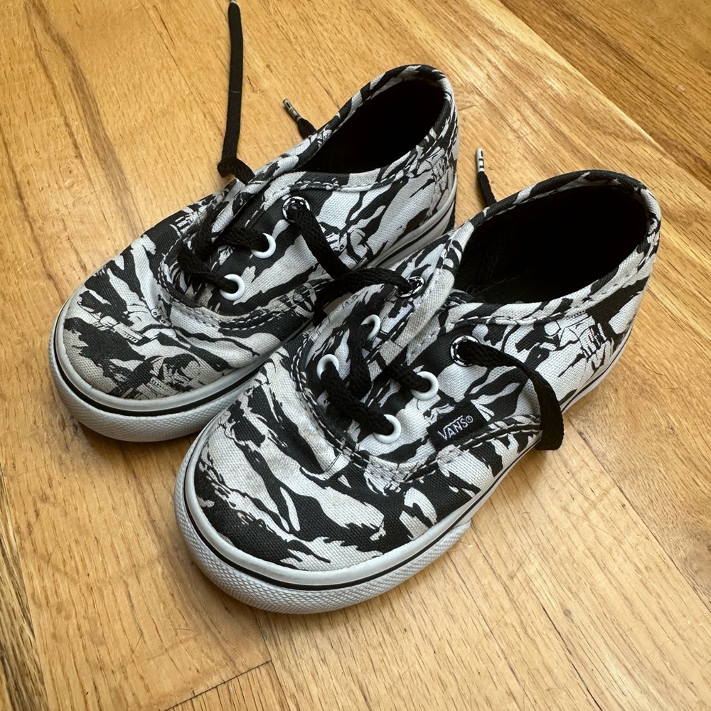 Toddler Star Wars Storm Trooper Vans - Size 7 7C - Black and White